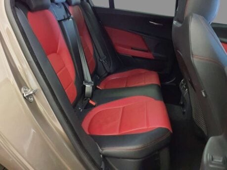 Jaguar XE 2.0 XE R-Sport D Auto 4dr 13