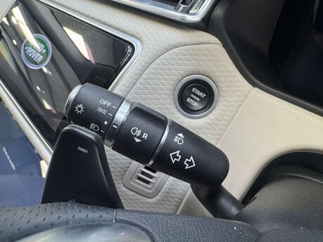 Land Rover Range Rover Velar 2.0 Range Rover Velar SE D180 Auto 4WD 5dr 73