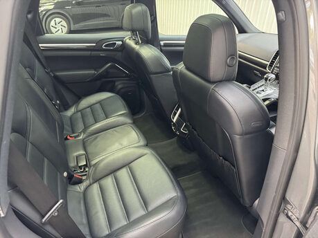Porsche Cayenne 4.1 Cayenne V8 D S Tiptronic S Auto 4WD 5dr 61