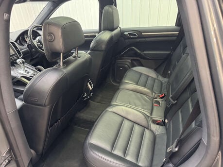 Porsche Cayenne 4.1 Cayenne V8 D S Tiptronic S Auto 4WD 5dr 67