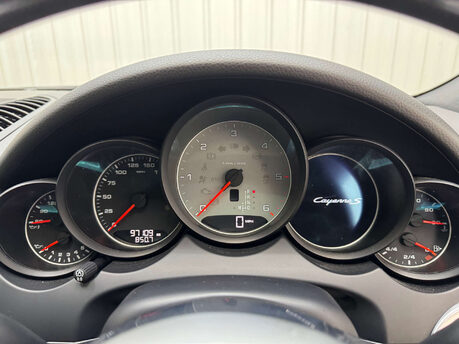 Porsche Cayenne 4.1 Cayenne V8 D S Tiptronic S Auto 4WD 5dr 76