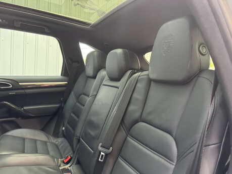 Porsche Cayenne 4.1 Cayenne V8 D S Tiptronic S Auto 4WD 5dr 69