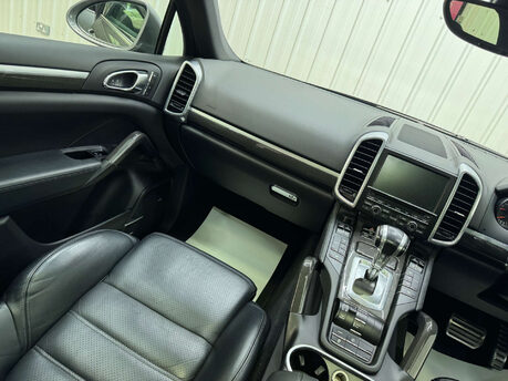 Porsche Cayenne 4.1 Cayenne V8 D S Tiptronic S Auto 4WD 5dr 48