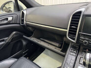 Porsche Cayenne 4.1 Cayenne V8 D S Tiptronic S Auto 4WD 5dr 93