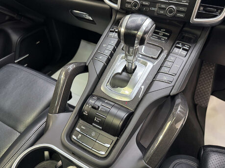 Porsche Cayenne 4.1 Cayenne V8 D S Tiptronic S Auto 4WD 5dr 91