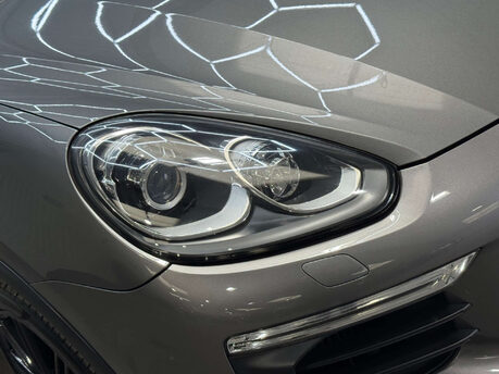 Porsche Cayenne 4.1 Cayenne V8 D S Tiptronic S Auto 4WD 5dr 28