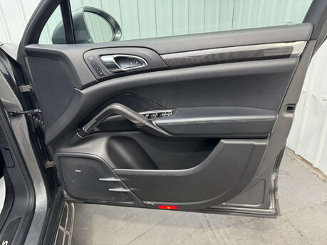 Porsche Cayenne 4.1 Cayenne V8 D S Tiptronic S Auto 4WD 5dr 55
