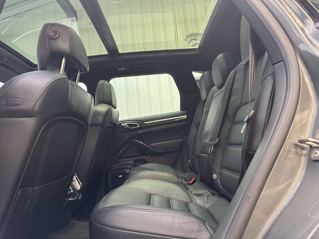 Porsche Cayenne 4.1 Cayenne V8 D S Tiptronic S Auto 4WD 5dr 70