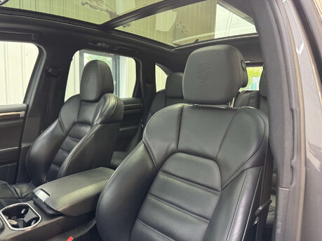 Porsche Cayenne 4.1 Cayenne V8 D S Tiptronic S Auto 4WD 5dr 58