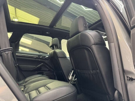 Porsche Cayenne 4.1 Cayenne V8 D S Tiptronic S Auto 4WD 5dr 62