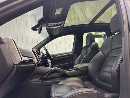 Porsche Cayenne 4.1 Cayenne V8 D S Tiptronic S Auto 4WD 5dr 59