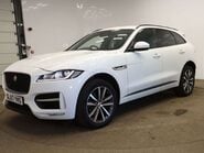 Jaguar F-Pace 2.0 F-PACE R-Sport AWD D Auto 4WD 5dr 19