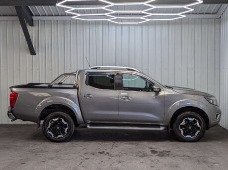 Nissan Navara 2.3 Navara Tekna dCi 4WD 5dr 14