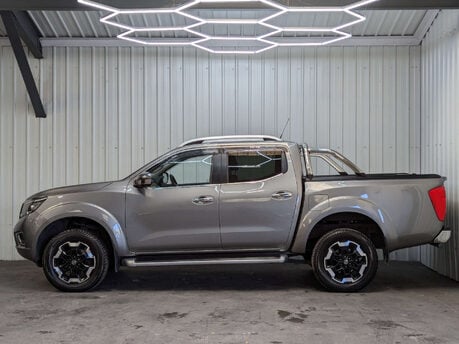 Nissan Navara 2.3 Navara Tekna dCi 4WD 5dr 15