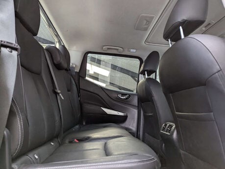 Nissan Navara 2.3 Navara Tekna dCi 4WD 5dr 60