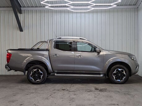 Nissan Navara 2.3 Navara Tekna dCi 4WD 5dr 13
