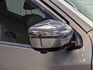 Nissan Navara 2.3 Navara Tekna dCi 4WD 5dr 26