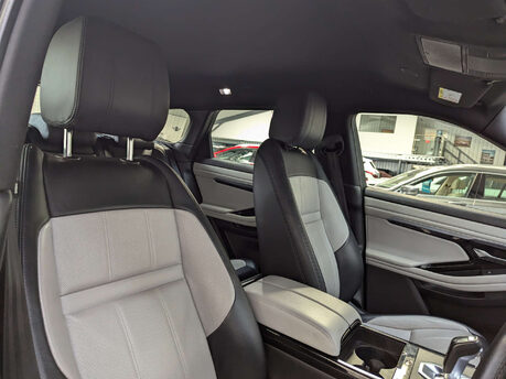 Land Rover Range Rover Evoque 1.5 Range Rover Evoque R-Dynamic S P300e Auto 4WD 5dr 49