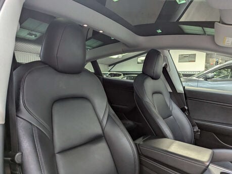 Tesla Model 3 Model 3 Standard-Range + 4dr 50