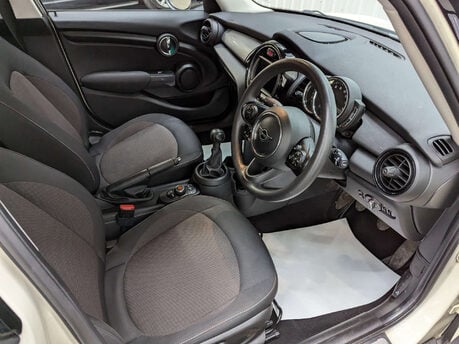 Mini Hatch 1.5 Cooper Classic 5dr 49