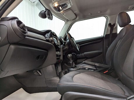 Mini Hatch 1.5 Cooper Classic 5dr 56