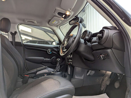 Mini Hatch 1.5 Cooper Classic 5dr 50