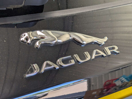 Jaguar F-Pace 2.0 F-PACE R-Sport AWD D Auto 4WD 5dr 40