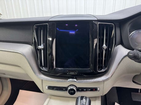 Volvo XC60 2.0 XC60 Inscription D5 PowerPulse AWD Auto 4WD 5dr 84