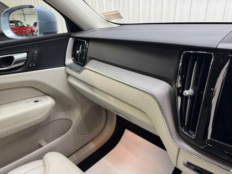 Volvo XC60 2.0 XC60 Inscription D5 PowerPulse AWD Auto 4WD 5dr 91