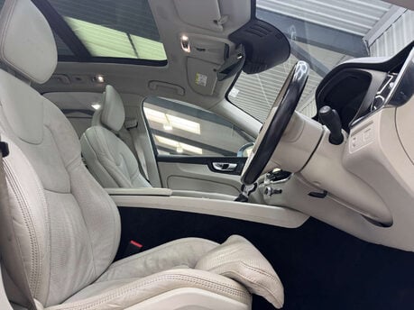 Volvo XC60 2.0 XC60 Inscription D5 PowerPulse AWD Auto 4WD 5dr 54