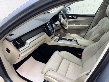 Volvo XC60 2.0 XC60 Inscription D5 PowerPulse AWD Auto 4WD 5dr 57