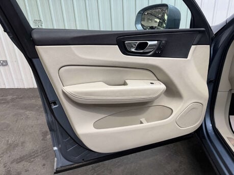 Volvo XC60 2.0 XC60 Inscription D5 PowerPulse AWD Auto 4WD 5dr 61