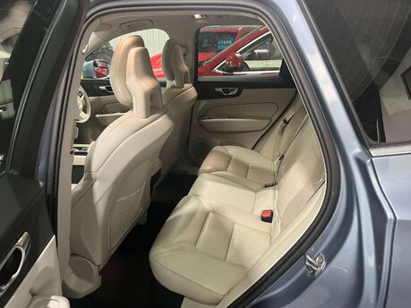 Volvo XC60 2.0 XC60 Inscription D5 PowerPulse AWD Auto 4WD 5dr 21