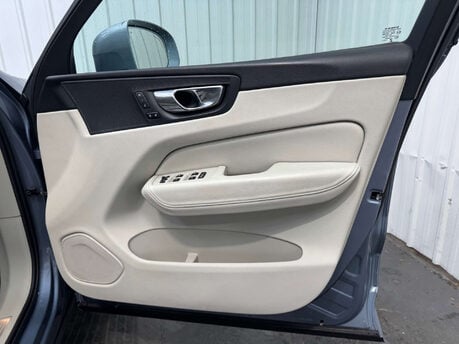 Volvo XC60 2.0 XC60 Inscription D5 PowerPulse AWD Auto 4WD 5dr 55