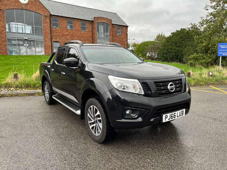 Nissan Navara 2.3 Navara Tekna dCi 4WD 5dr 1