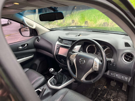 Nissan Navara 2.3 Navara Tekna dCi 4WD 5dr 19