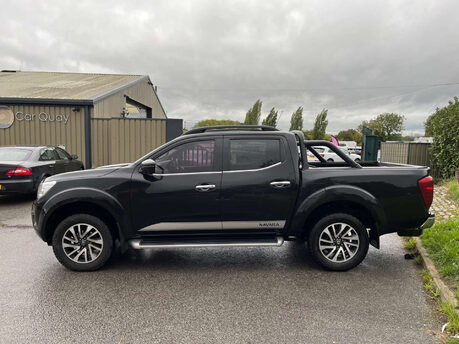 Nissan Navara 2.3 Navara Tekna dCi 4WD 5dr 9