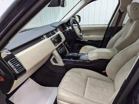 Land Rover Range Rover 3.0 Range Rover Vogue SE TDV6 Auto 4WD 5dr 57