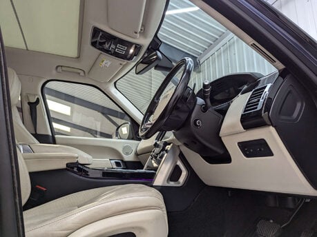 Land Rover Range Rover 3.0 Range Rover Vogue SE TDV6 Auto 4WD 5dr 52