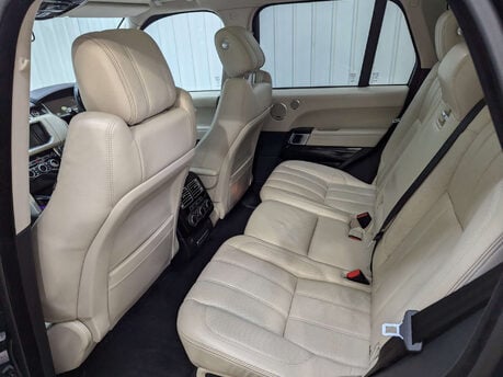 Land Rover Range Rover 3.0 Range Rover Vogue SE TDV6 Auto 4WD 5dr 68