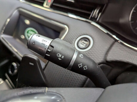 Land Rover Range Rover Evoque 2.0 Range Rover Evoque R-Dynamic D Auto 4WD 5dr 71