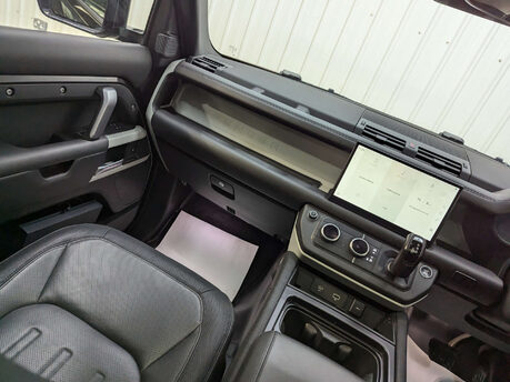 Land Rover Defender 2.0 Defender X-Dynamic HSE PHEV Auto 4WD 5dr 44