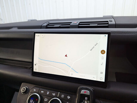 Land Rover Defender 2.0 Defender X-Dynamic HSE PHEV Auto 4WD 5dr 89