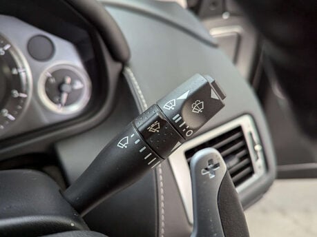 Aston Martin DB9 5.9 DB9 V12 Auto 2dr 64