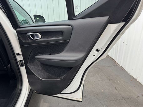 Volvo XC40 2.0 XC40 Momentum D3 5dr 63