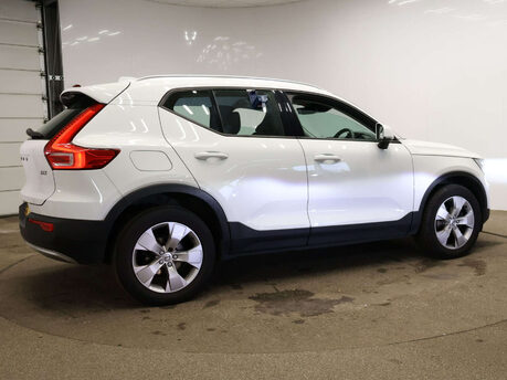Volvo XC40 2.0 XC40 Momentum D3 5dr 9
