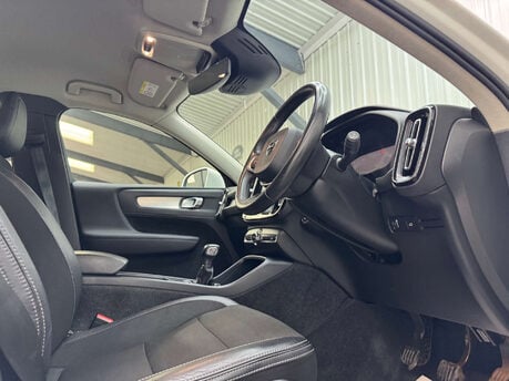 Volvo XC40 2.0 XC40 Momentum D3 5dr 49
