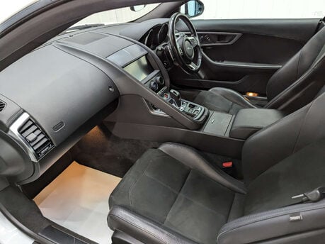 Jaguar F-Type 3.0 F-Type V6 R-Dynamic Auto 3dr 54