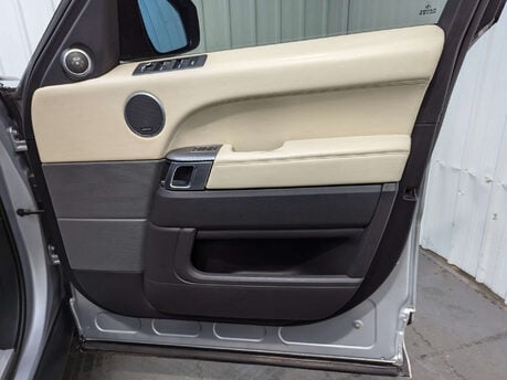 Land Rover Range Rover Sport 4.4 Range Rover Sport Autobiography Dynamic SDV8 Auto 4WD 5dr 54