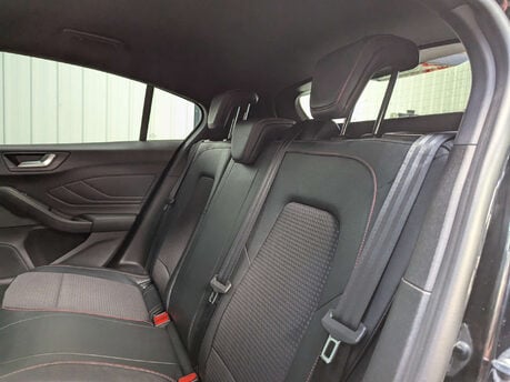 Ford Focus 1.0 Focus ST-Line X 5dr 69